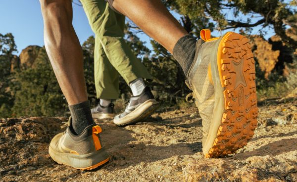 Men's 450 Dirt Waterproof Hiking Shoe  |  Lemon Curry/Black - Image 7