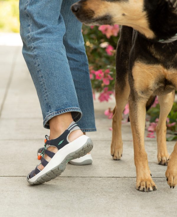 Women's Astoria West Sandal  |  Grey/Coral - Image 9