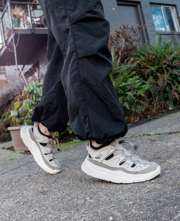 Women's WK450 Walking Sandal  |  Black/Black - Image 8